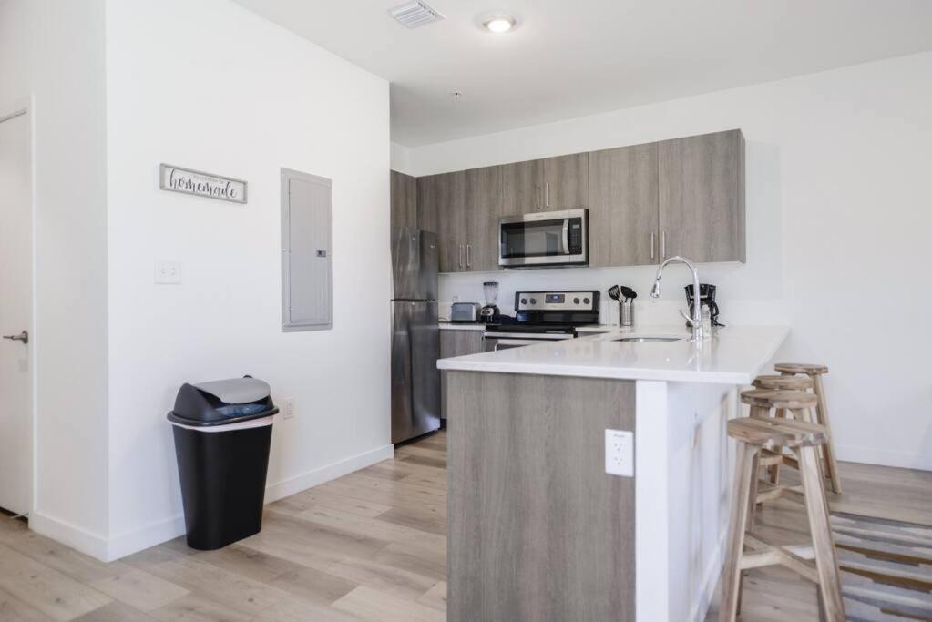 Amazing Town House 15 Min From The Beach Wfree Parking Villa Miami Exteriör bild